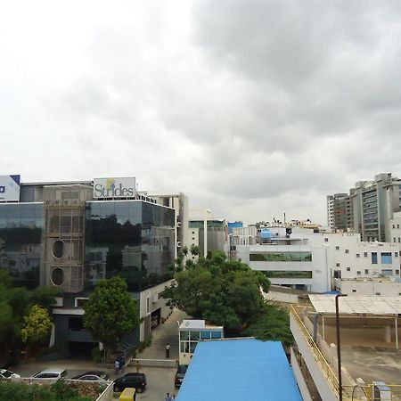 Sri Sai Comforts Hotel Bangalore Bagian luar foto