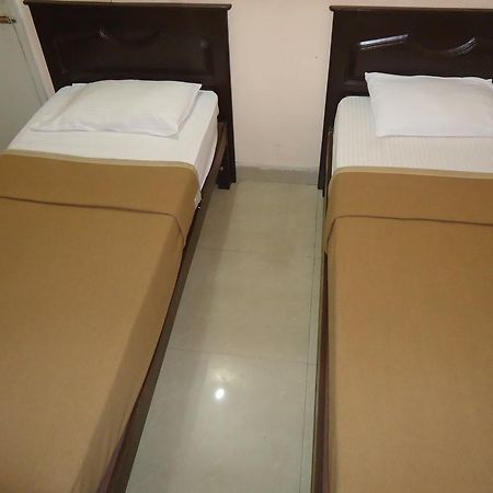 Sri Sai Comforts Hotel Bangalore Bagian luar foto