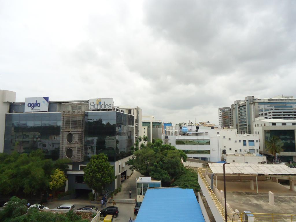 Sri Sai Comforts Hotel Bangalore Bagian luar foto