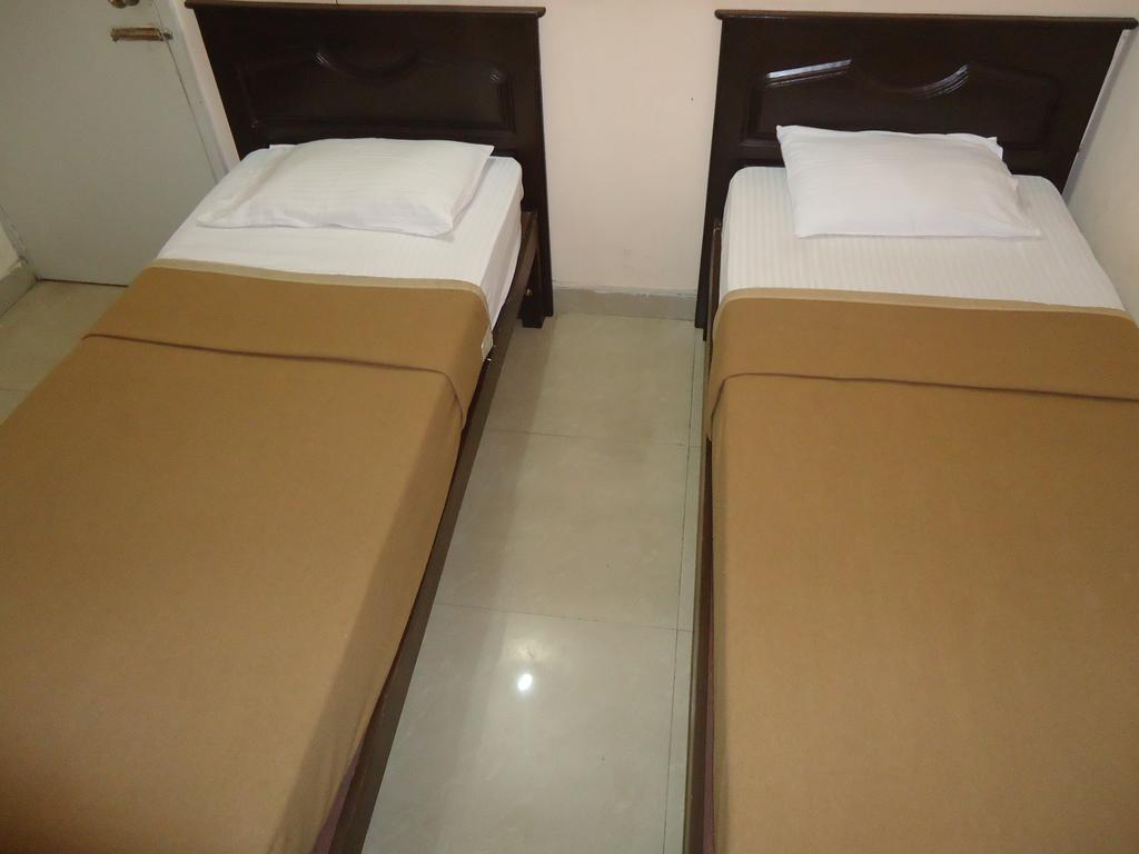 Sri Sai Comforts Hotel Bangalore Bagian luar foto