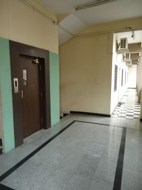 Sri Sai Comforts Hotel Bangalore Bagian luar foto
