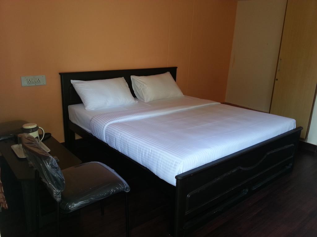 Sri Sai Comforts Hotel Bangalore Ruang foto
