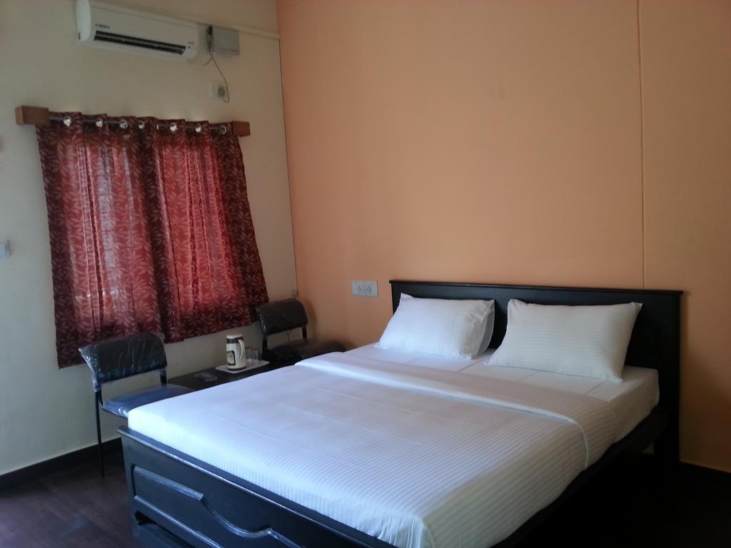Sri Sai Comforts Hotel Bangalore Ruang foto