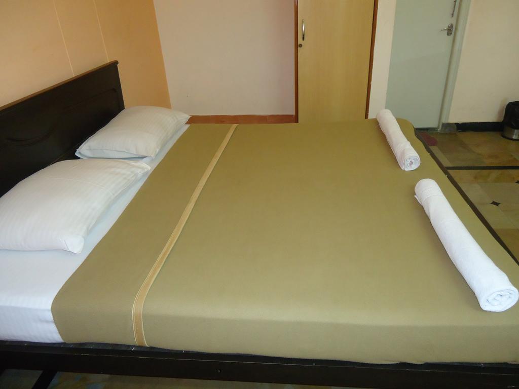 Sri Sai Comforts Hotel Bangalore Ruang foto