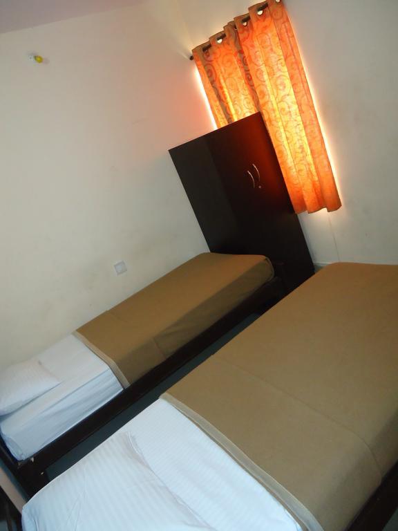 Sri Sai Comforts Hotel Bangalore Ruang foto